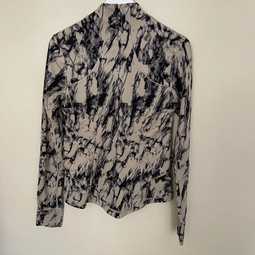 lululemon athletica Black and White Jacket - Picture 7 of 13